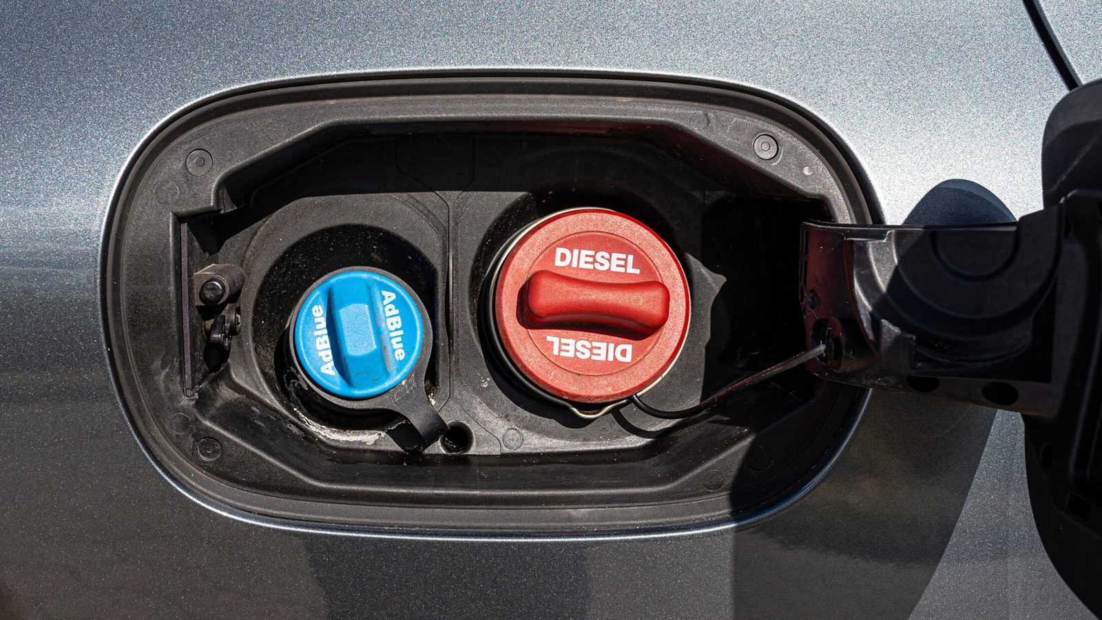 Ξέμεινες από AdBlue στο dieselάκι σου μετά τα χλμ. των διακοπών; Ξέμεινες από AdBlue στο dieselάκι σου μετά τα χλμ. των διακοπών;